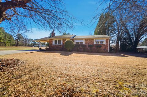 Photo of 4409 Little Mountain Road, Gastonia, NC 28056 (MLS # 4336048)