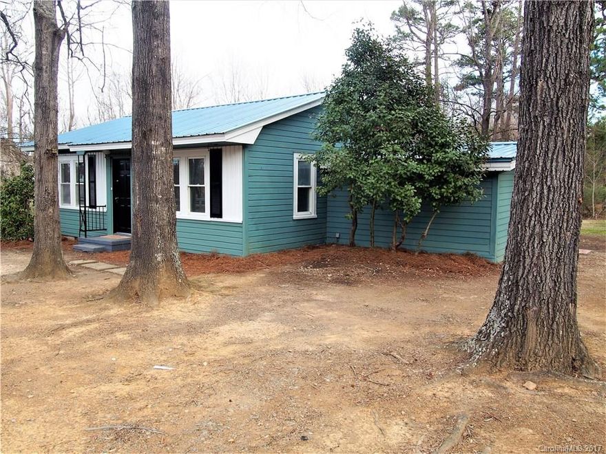 Quaint cottage style home conveniently located on the outskirts of Mount Pleasant & just a short drive to restaurants and shopping. This 3-4 bedroom (w/bonus room) home has recently been remodeled and updated. featuring metal roof, new cabinets, granite counter tops, stainless steel appliances, & beautiful laminate wood floors. Enjoy your privacy w/ 1.55 acres of land and a lot of space for outdoor entertainment. You won't want to miss out on the opportunity to make this house your home!