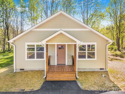 Photo of 1196 Crabtree Road, Waynesville, NC 28785 (MLS # 4367690)