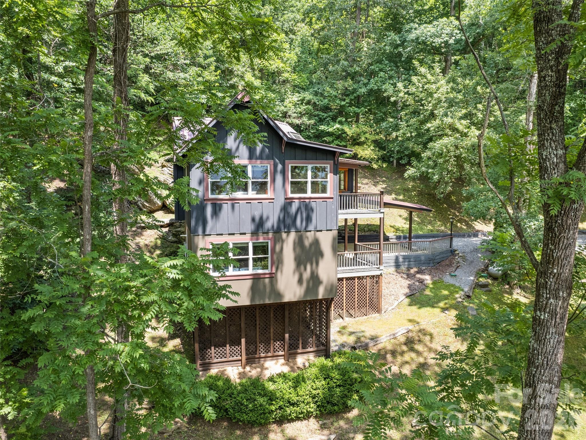 145 Hiaway Trail