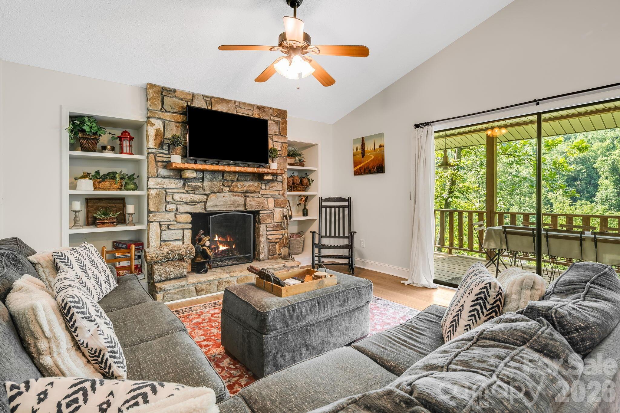 950 Main Street 5