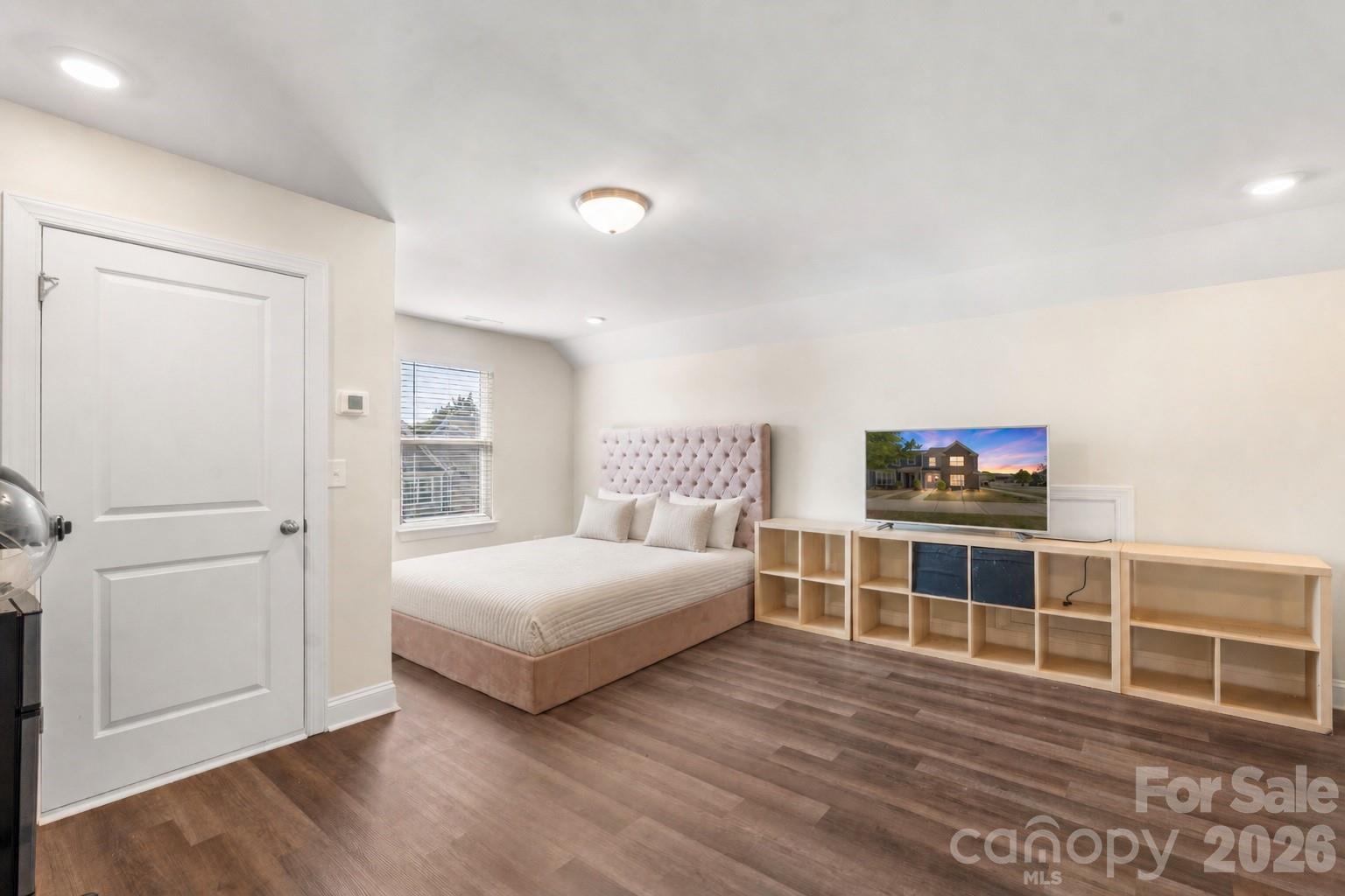 The Enclave at Davis Lake - Residential