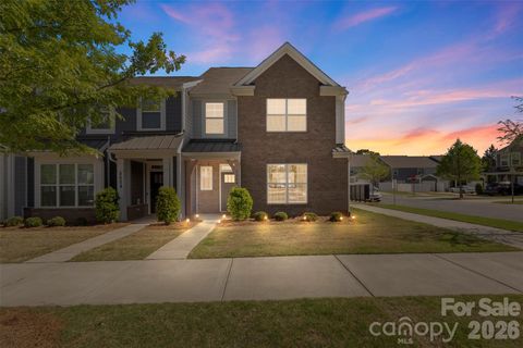 Photo of 2004 Blewett Drive, Charlotte, NC 28269 (MLS # 4365998)