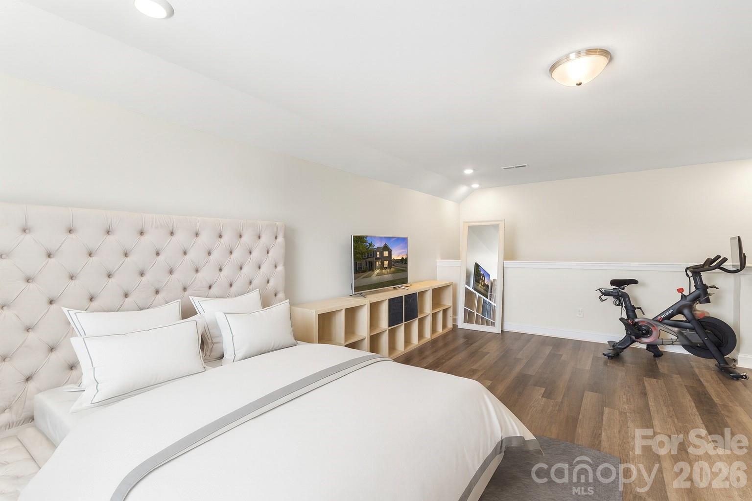 The Enclave at Davis Lake - Residential