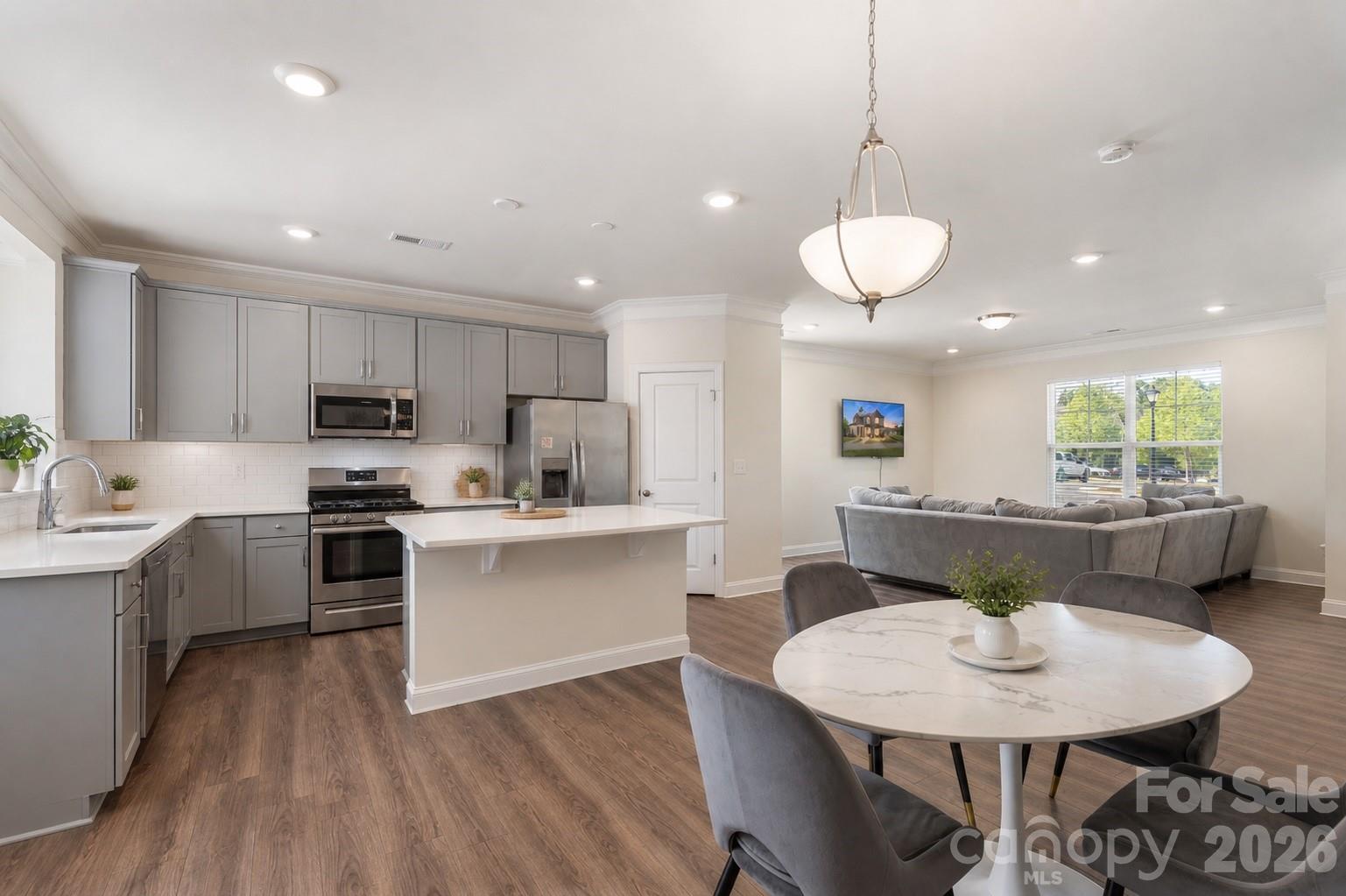 The Enclave at Davis Lake - Residential