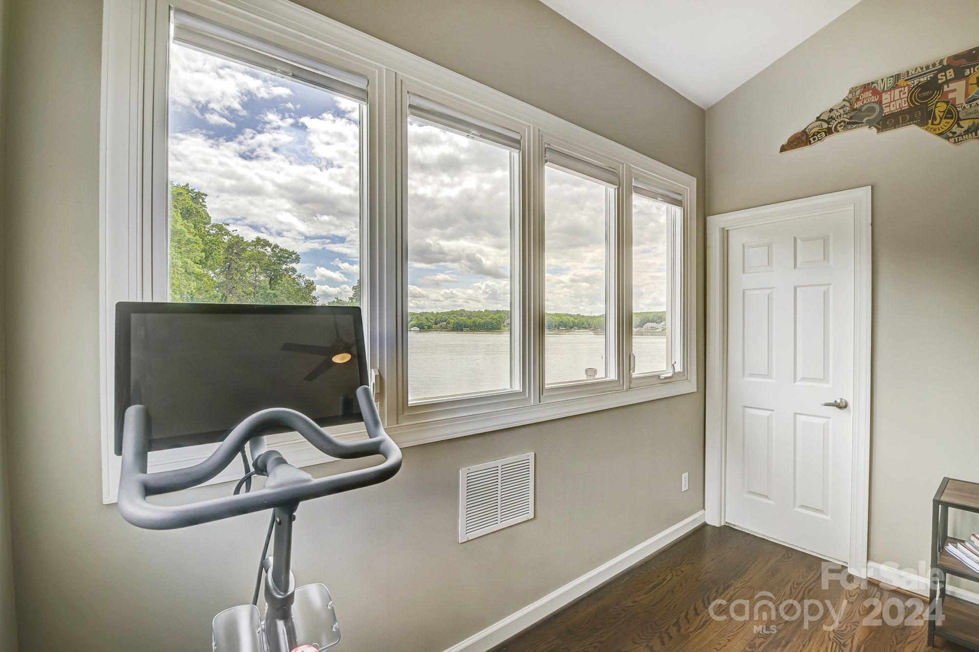 The Yachtsman - Residential