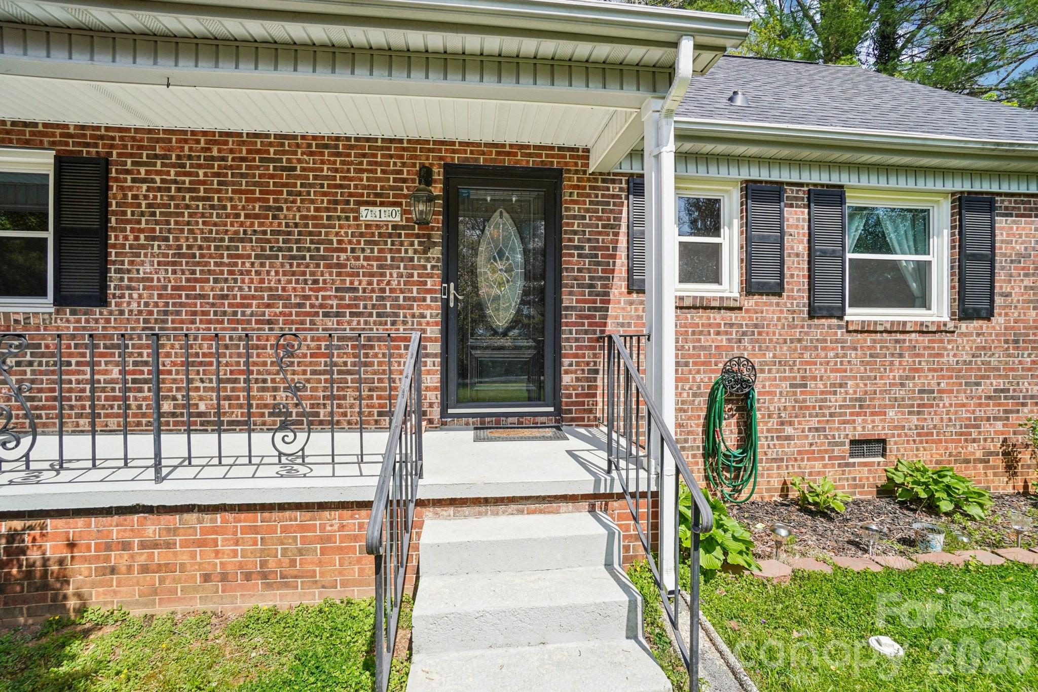 710 Heatherwood Drive