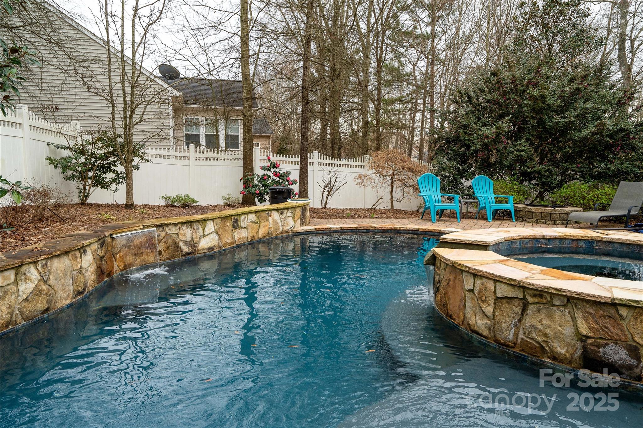 4006 Hickory View Drive