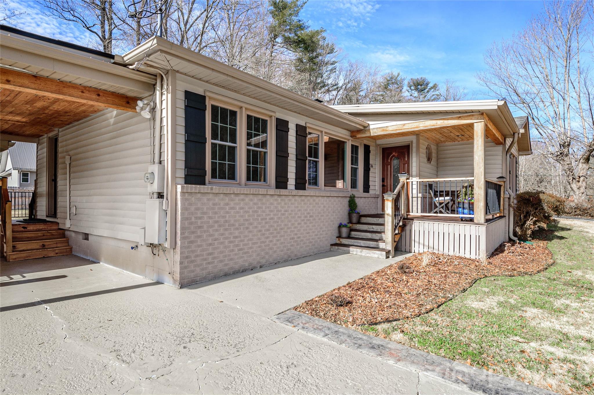 116 Thornbird Avenue