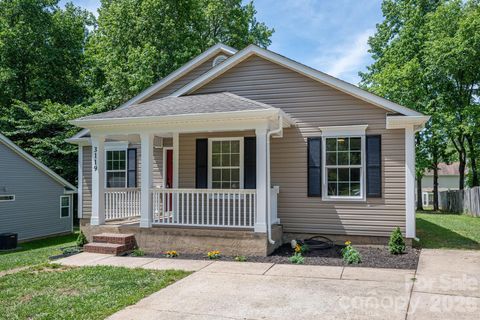 Photo of 3119 Mintleaf Drive, Charlotte, NC 28269 (MLS # 4381665)