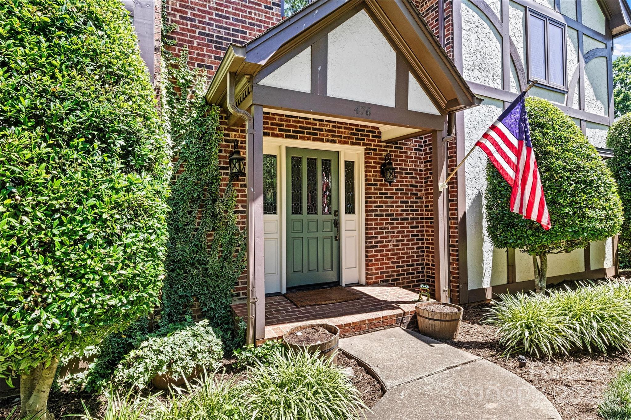 476 44th Avenue Drive NW