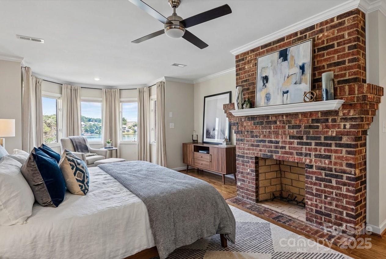 476 44th Avenue Drive NW