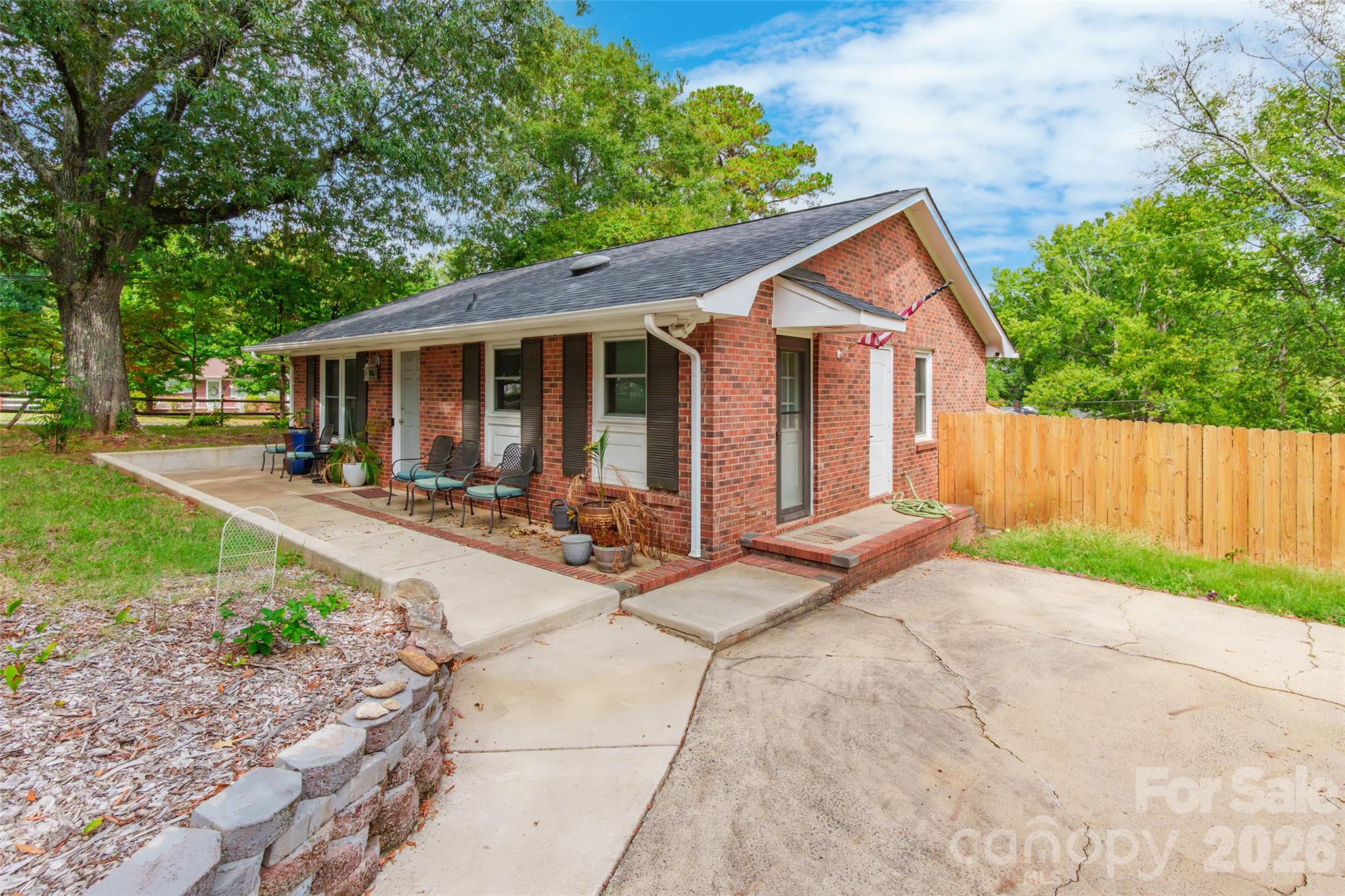 1109 Pinewood Road