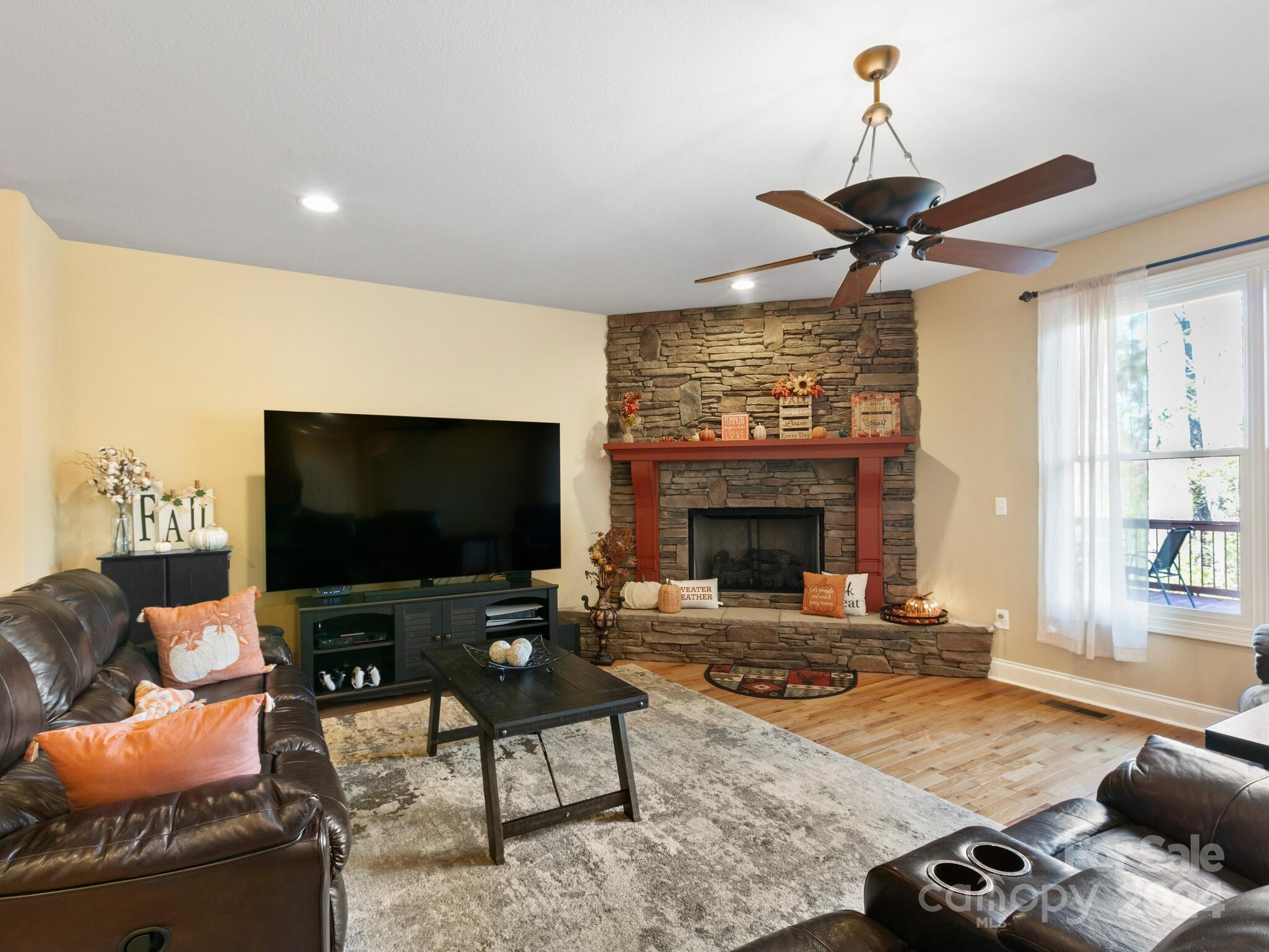 Vista At Bills Mountain - Residential