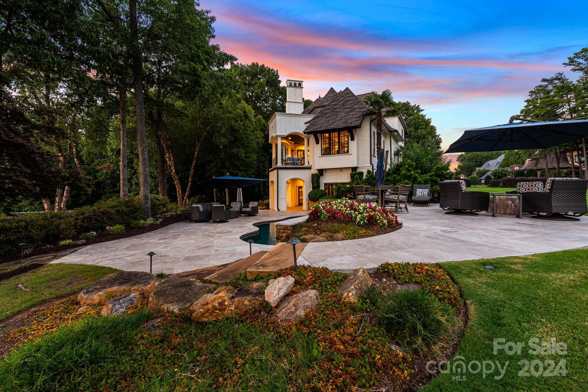 The Peninsula - Residential