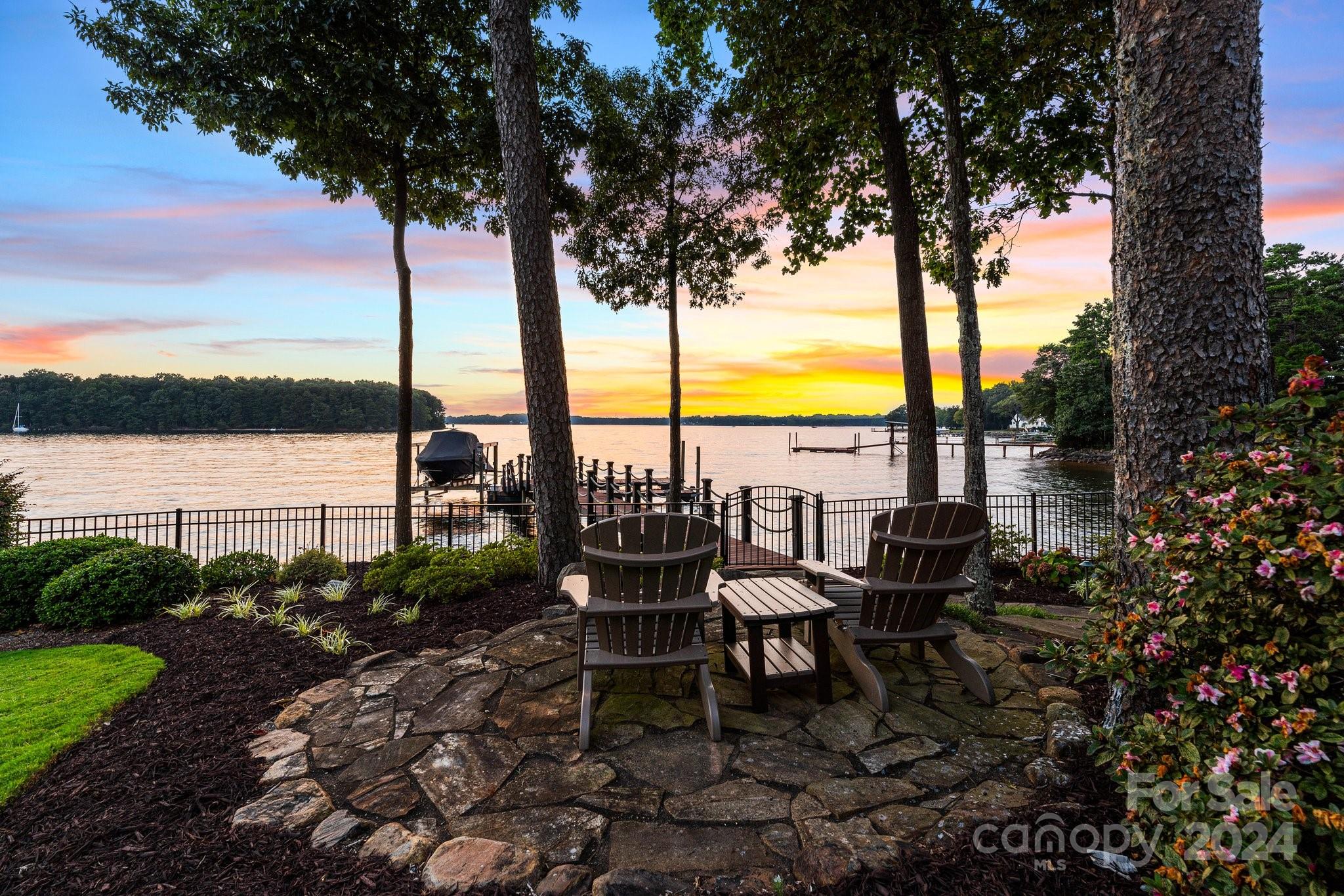 The Peninsula - Residential