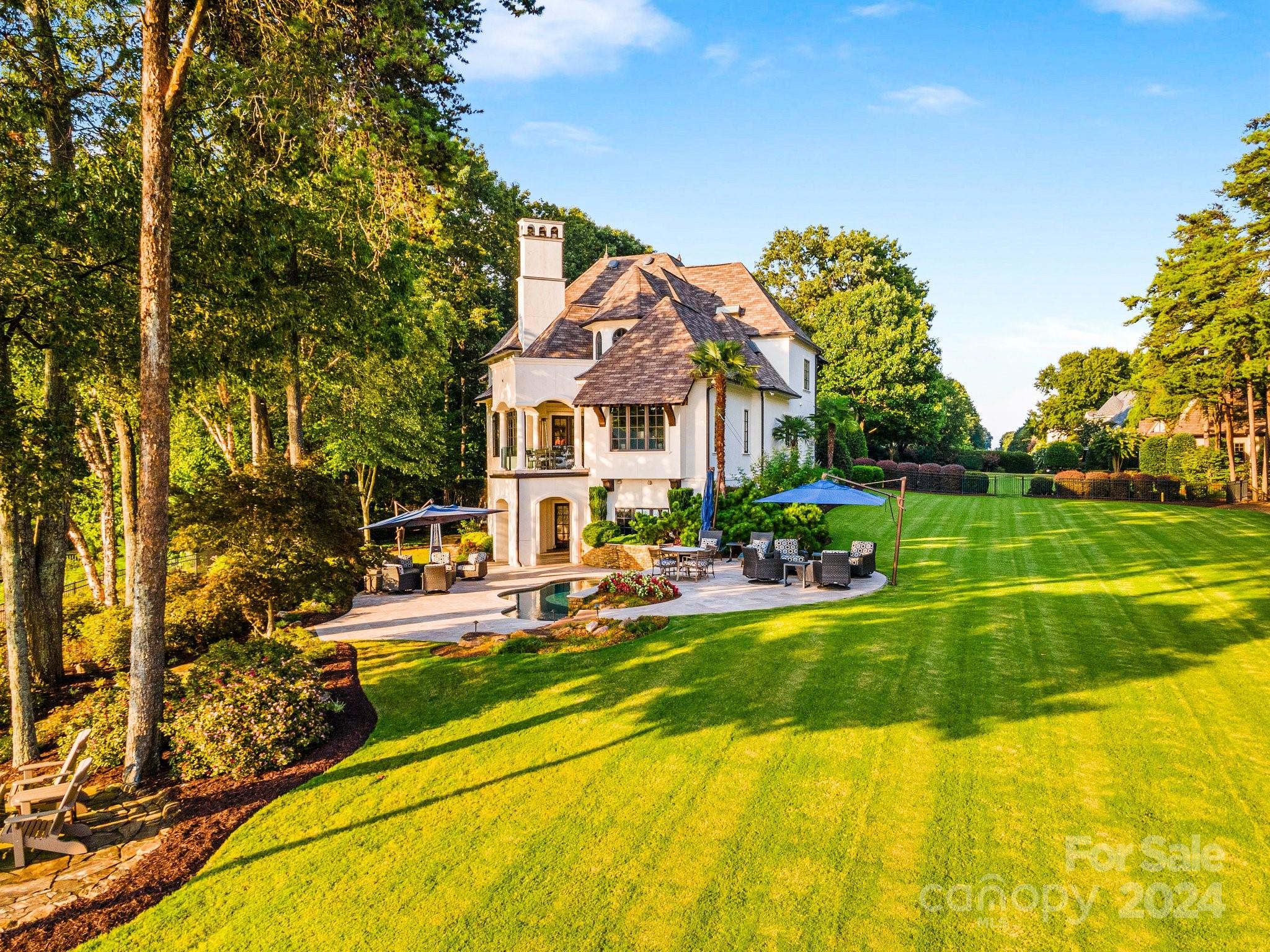 The Peninsula - Residential