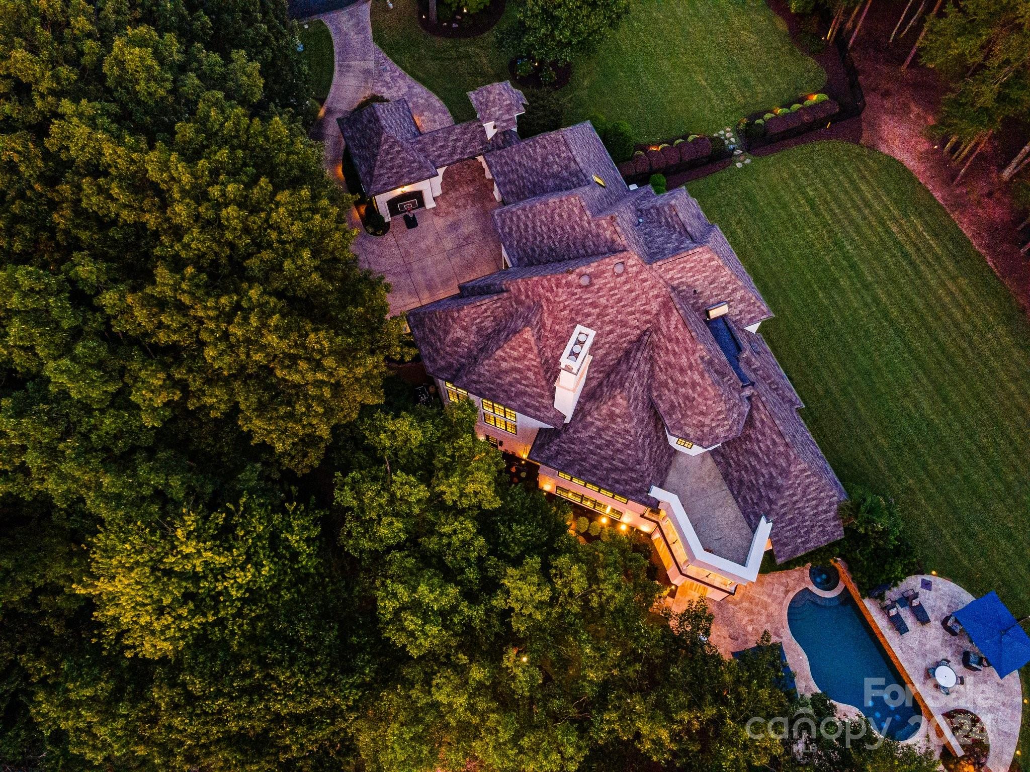 The Peninsula - Residential