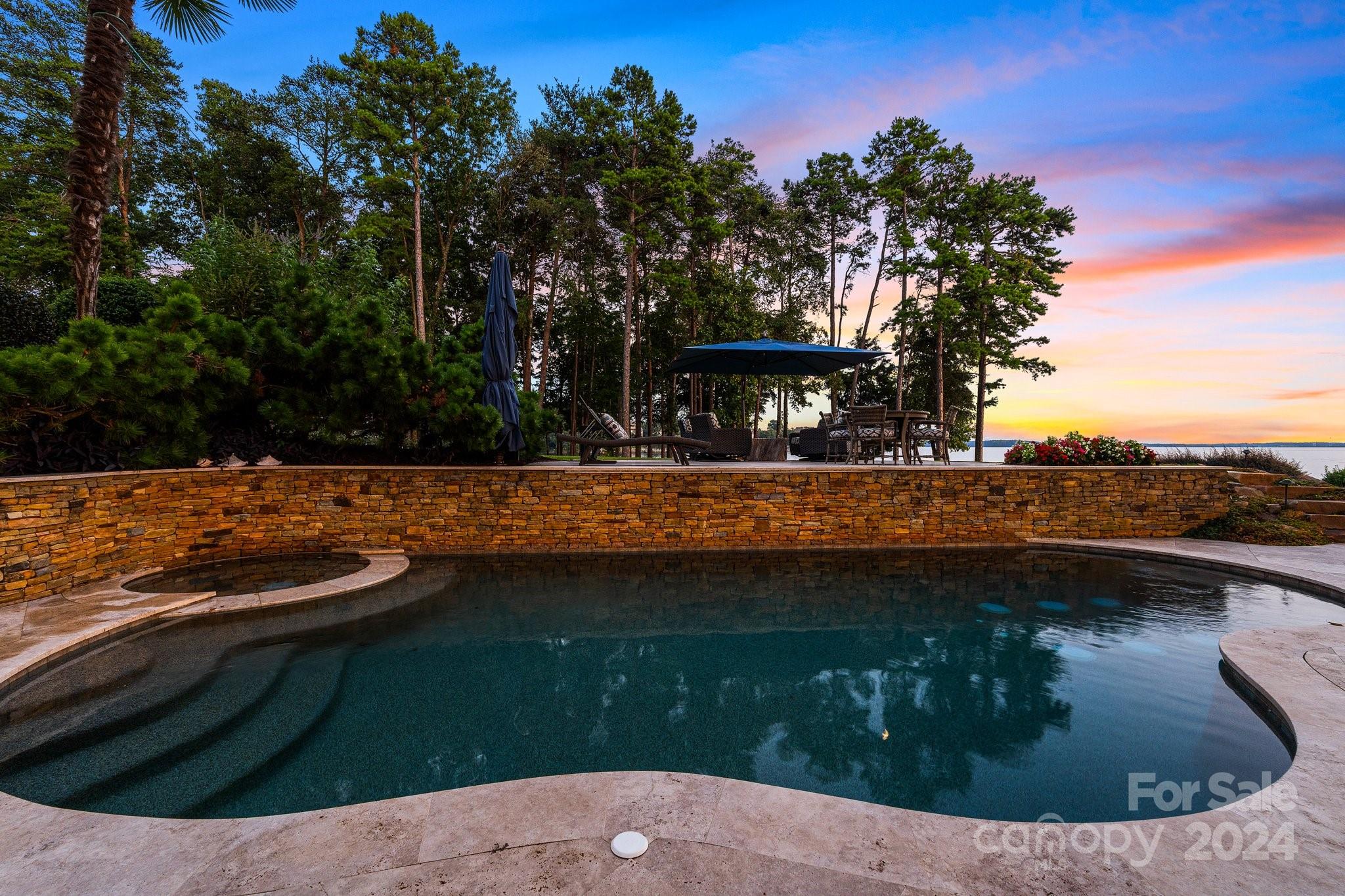 The Peninsula - Residential