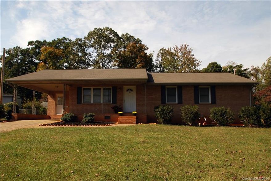 Well-maint. ranch home located in a quiet establ. neighborhood close to I85.  Spacious kitchen & dining rm with many quality cabinets for storage. Hardwoods under carpet & 1/2 bth in large master. Large full bath with subway tile in shower and large vanity. Custom window treatments throughout. Great yard to entertain: large, fenced, level backyard with storage shed (w/ organizational shelves). Maint.-free exterior with wrapped alum. eaves. Highly-rated schools & local parks closeby. Sold As-Is.