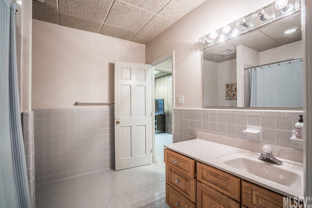 Moores Ferry - Residential