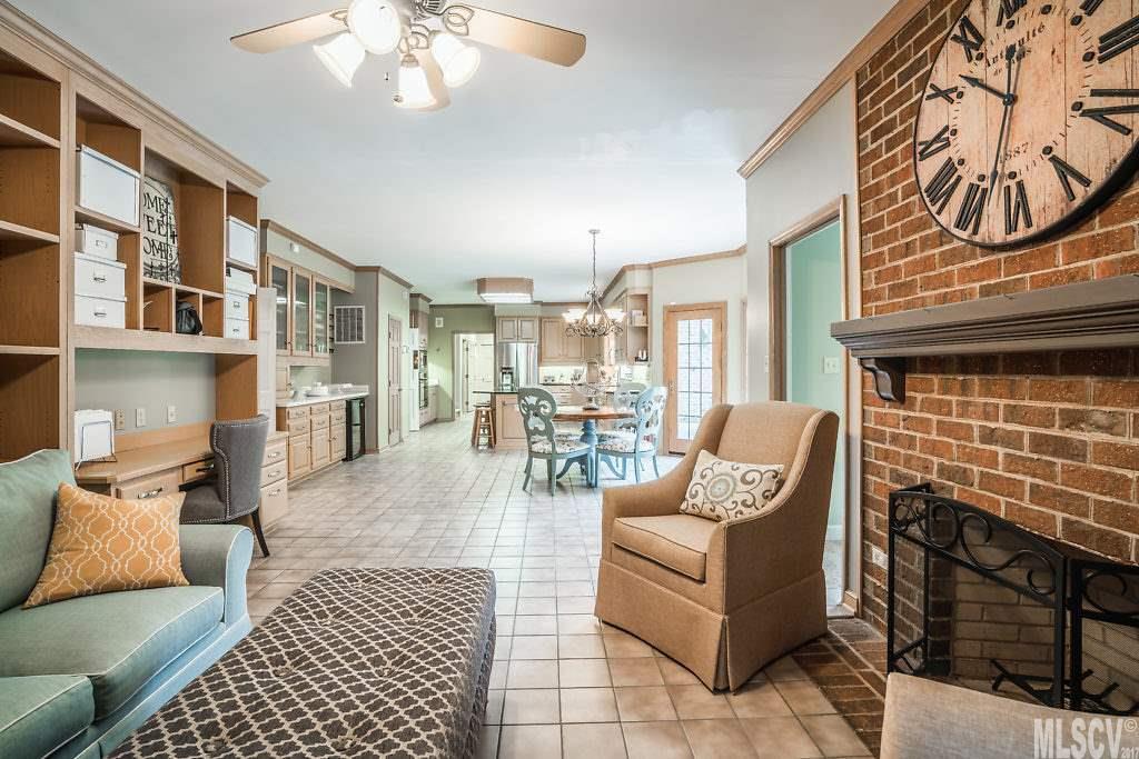 Moores Ferry - Residential