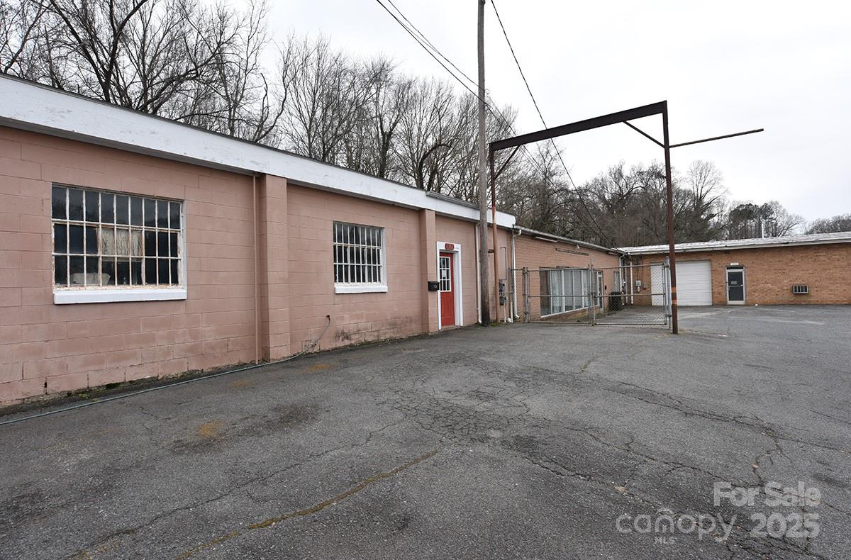 1303 S Salisbury Avenue