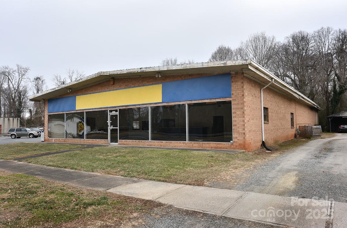 1303 S Salisbury Avenue