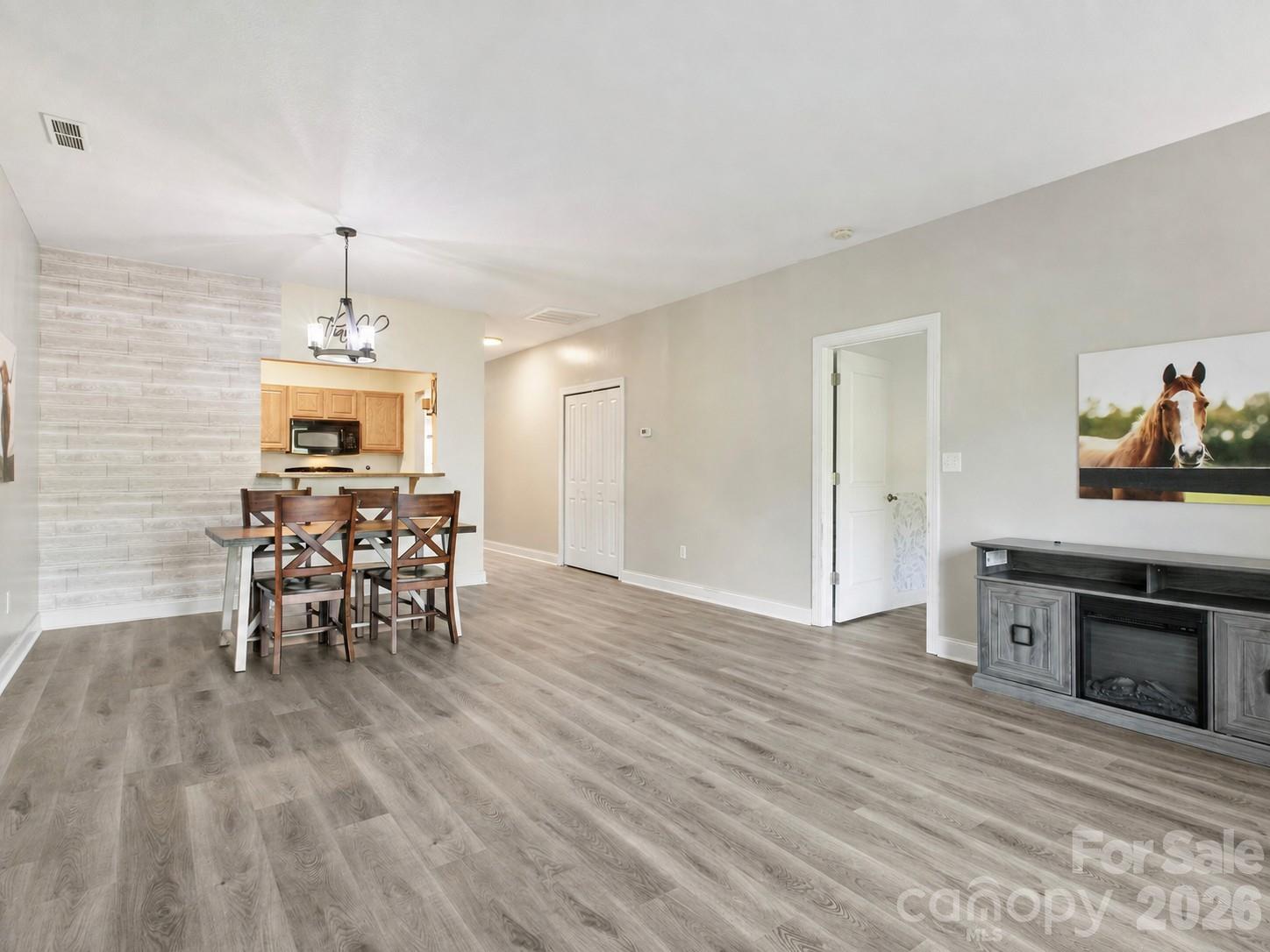 93 Foxden Drive 102