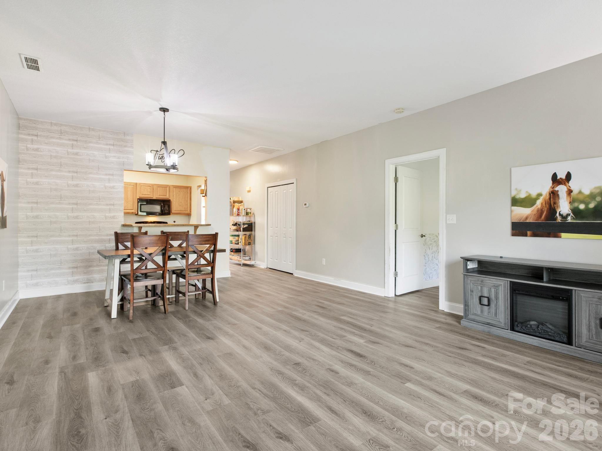 93 Foxden Drive 102