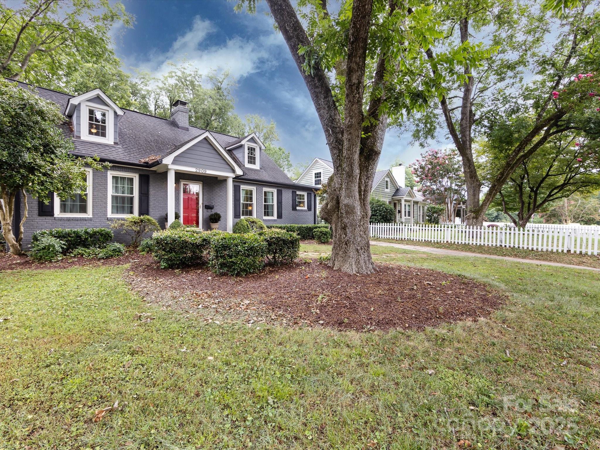2909 Park Road