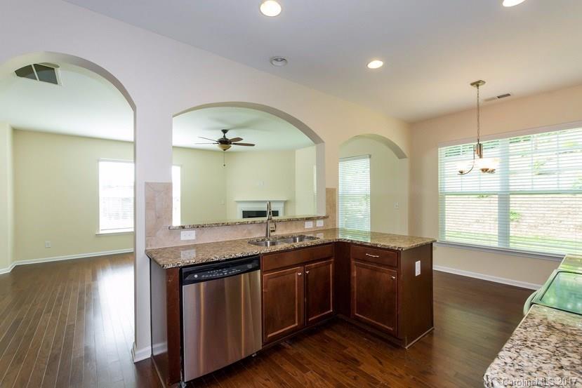 Stowe Pointe - Residential Lease