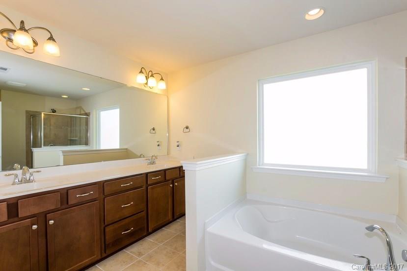 Stowe Pointe - Residential Lease