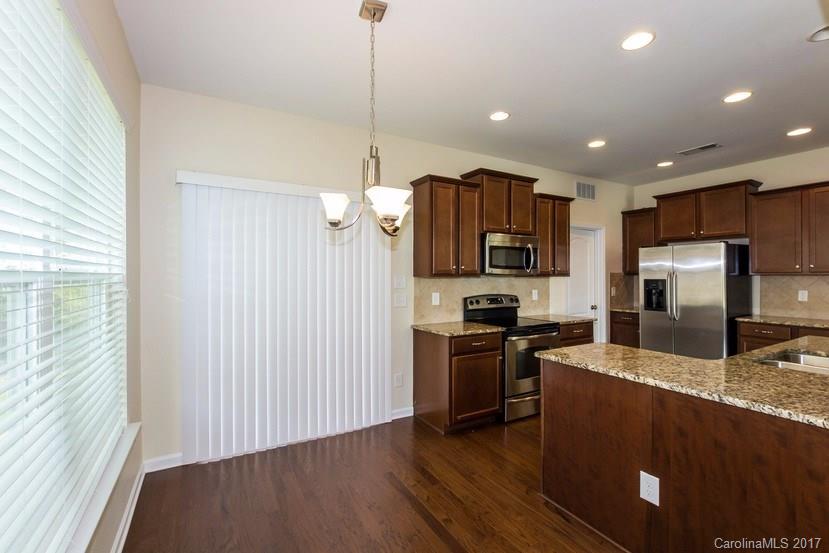 Stowe Pointe - Residential Lease