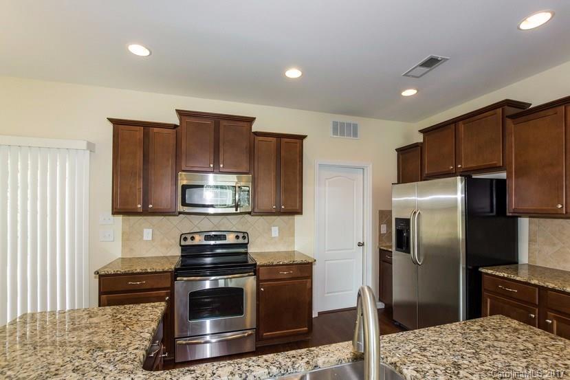 Stowe Pointe - Residential Lease