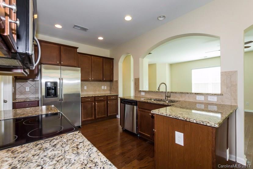 Stowe Pointe - Residential Lease