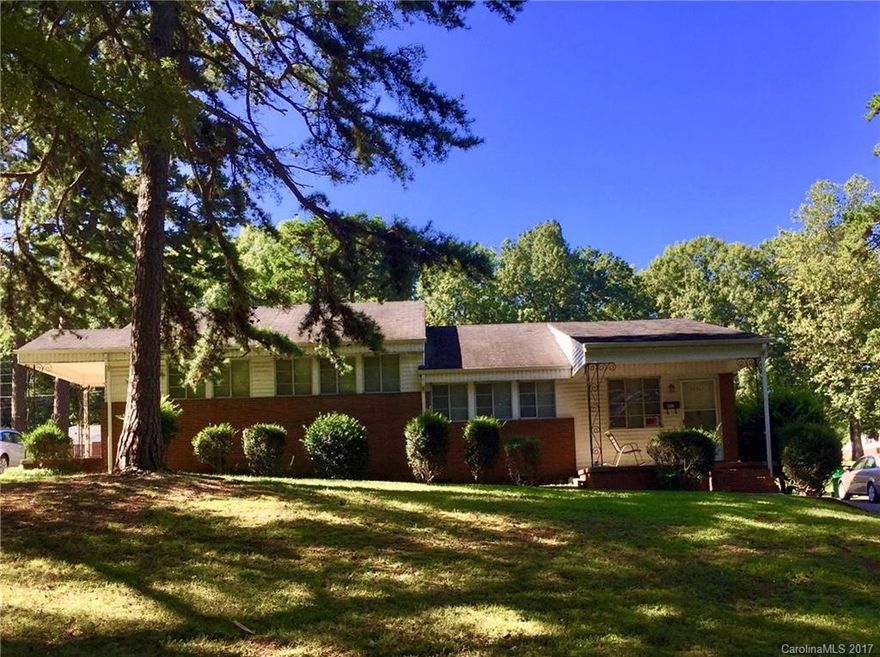 Great Investment Opportunity, well kept condo with monthly rental opportunity from $600 to $700 per month.  Fresh paint and carpet.  Currently vacant.