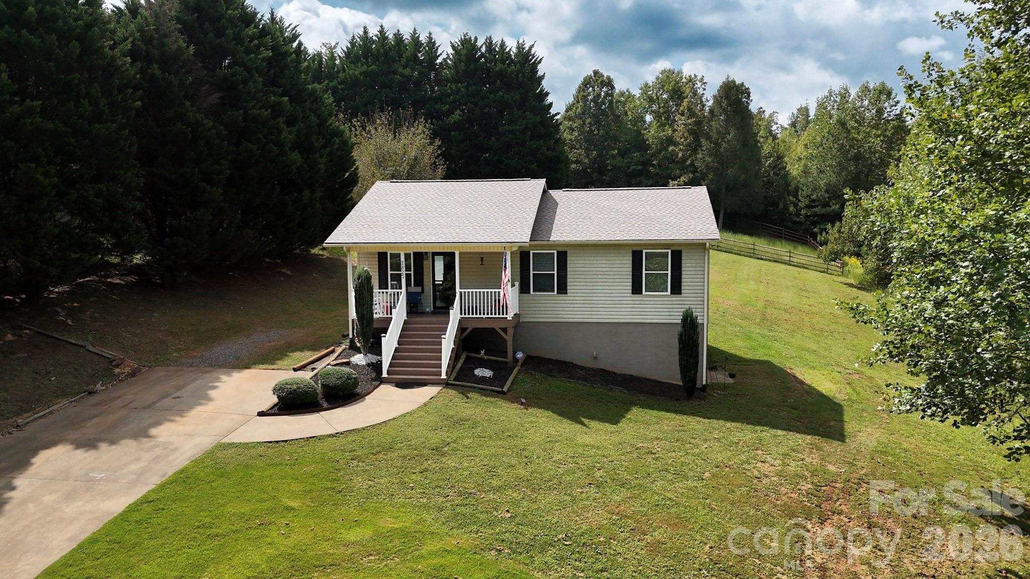 2827 Hollybrook Lane