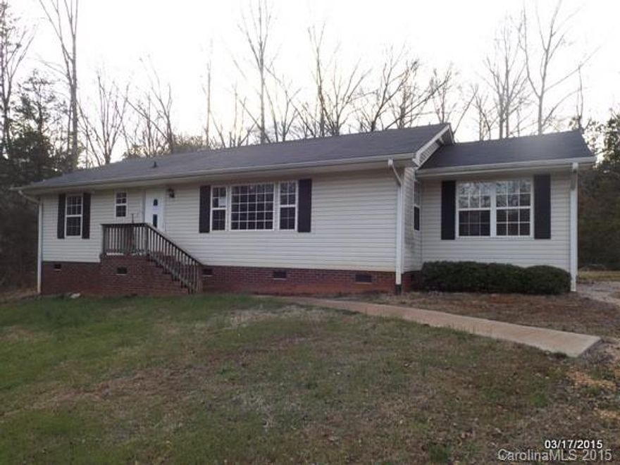 A great place to call home! Established Oakdale Acres with great schools and close to shopping.  Spacious Living Room/ Dining Room combination with hardwood floor and lots of windows.  Three nice sized bedrooms with 1.5 baths.  Insulated windows and newer vinyl siding on a large lot.  Repairs are needed but a little paint and some work on unfinished projects will pay off in big savings!