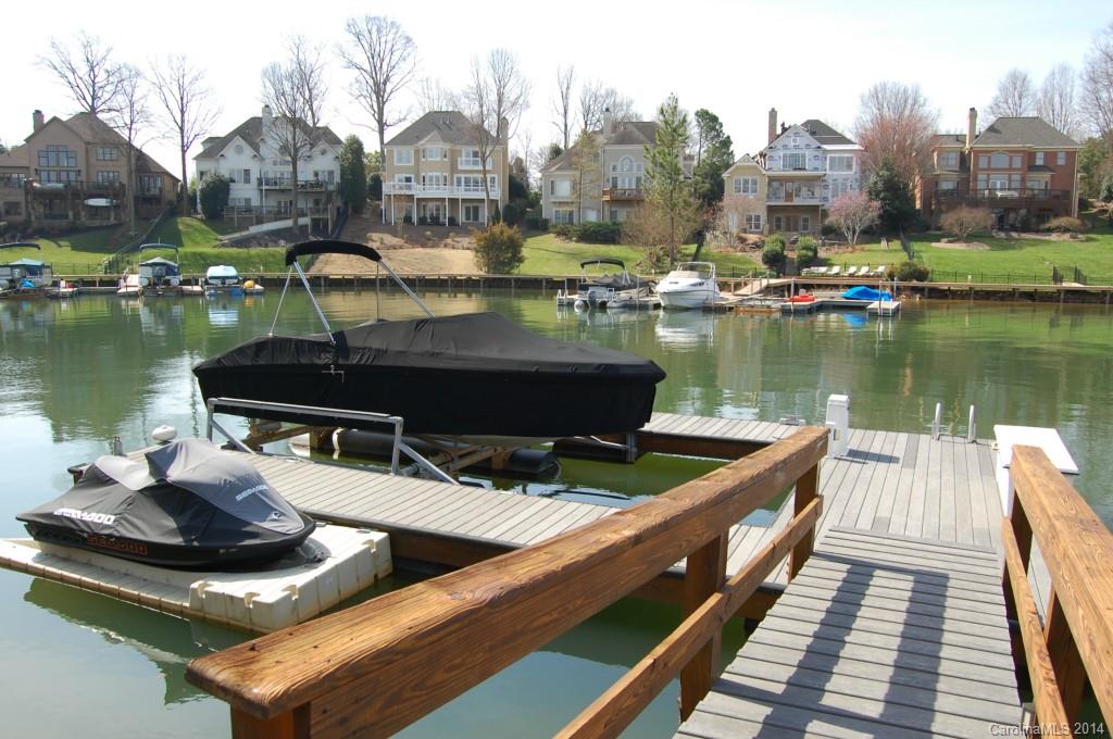 The Peninsula - Residential