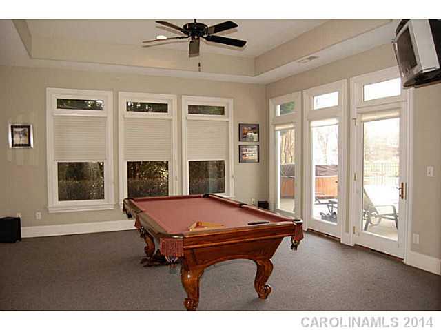 The Peninsula - Residential