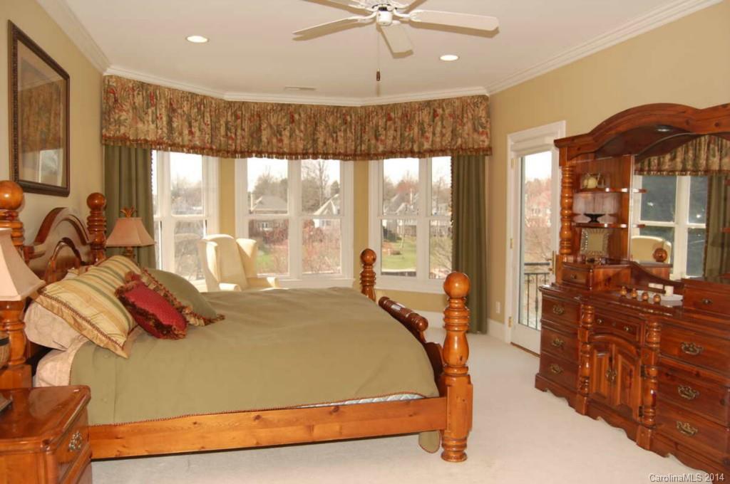 The Peninsula - Residential