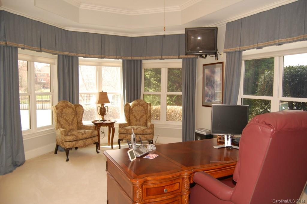 The Peninsula - Residential