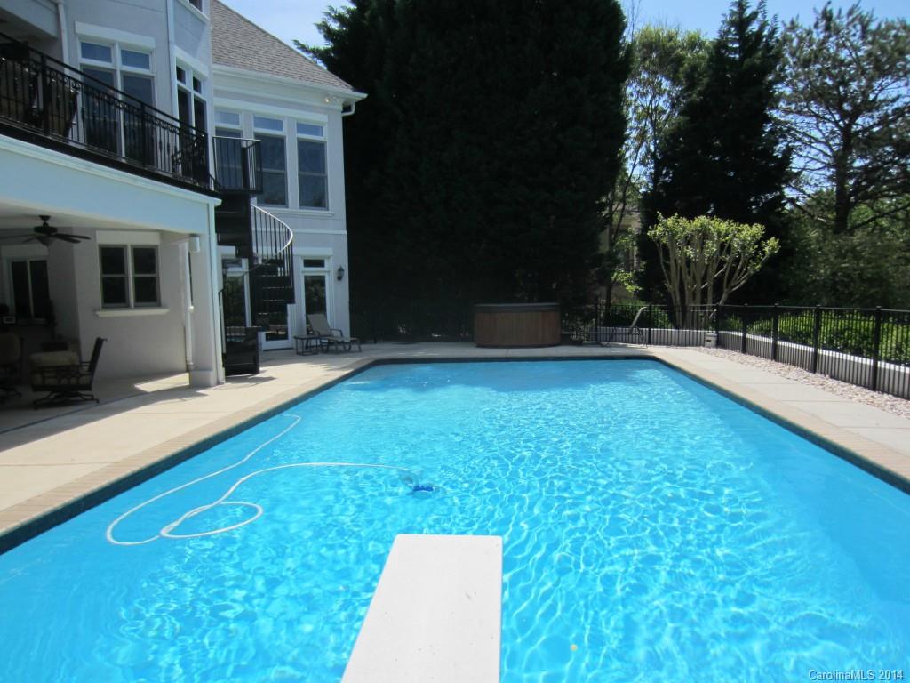 The Peninsula - Residential