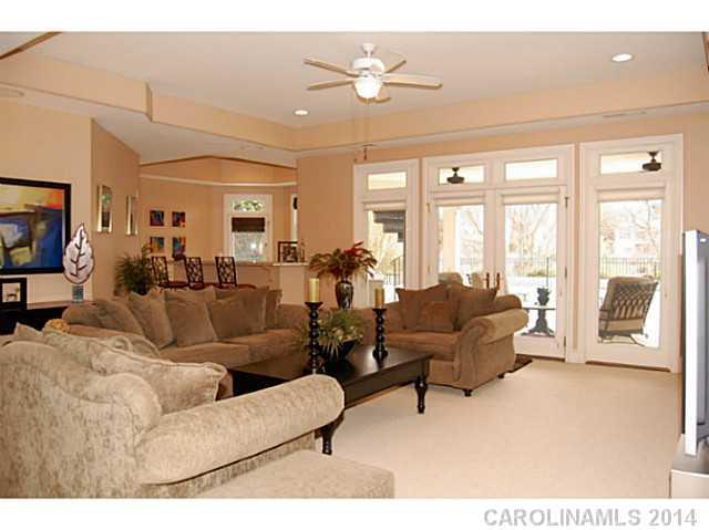 The Peninsula - Residential