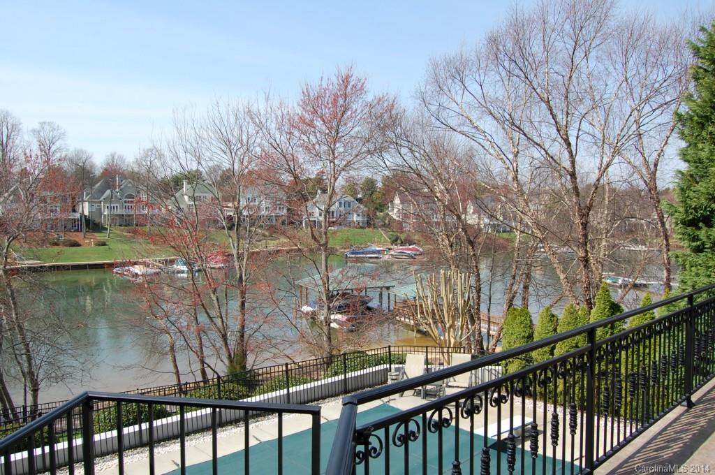 The Peninsula - Residential