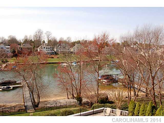 The Peninsula - Residential