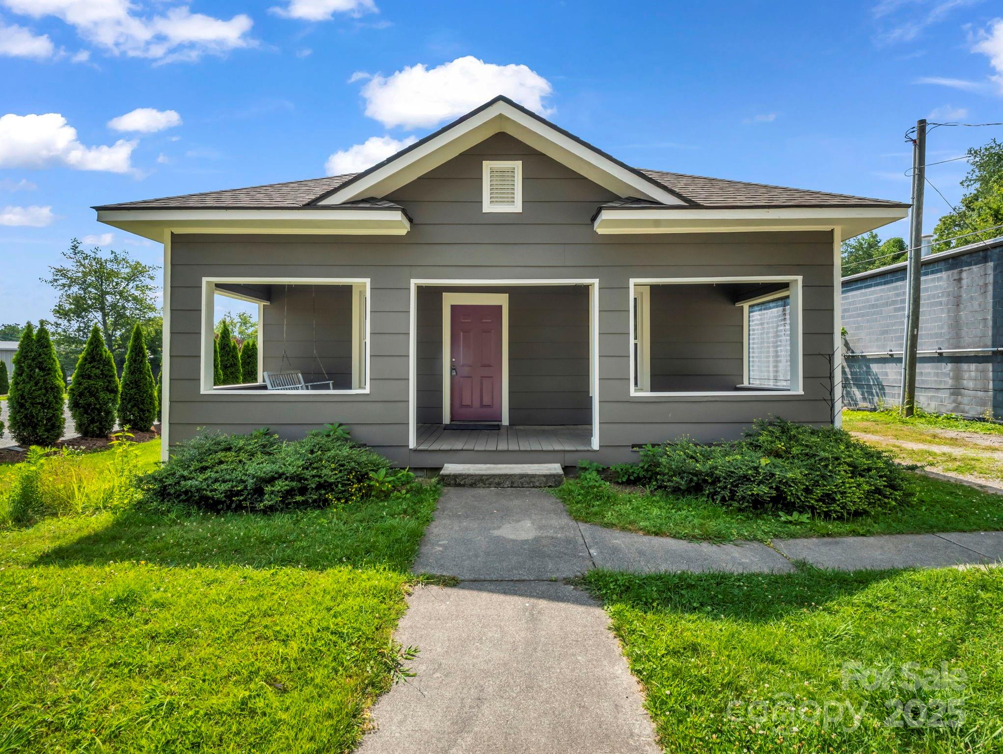 118 Railroad Avenue