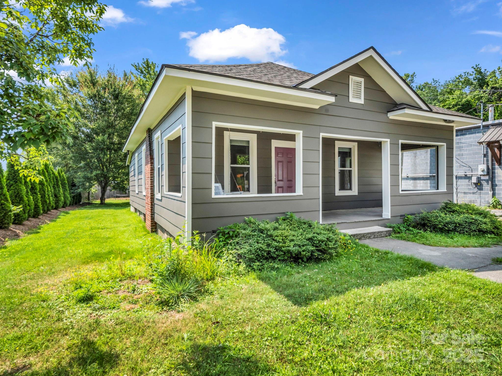 118 Railroad Avenue