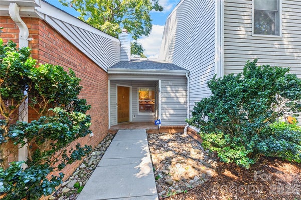18 8TH AVE NW # 18, HICKORY, NC 28601 - Image 1acda93fe910d9f2c13a2e612630bc13/2747459877